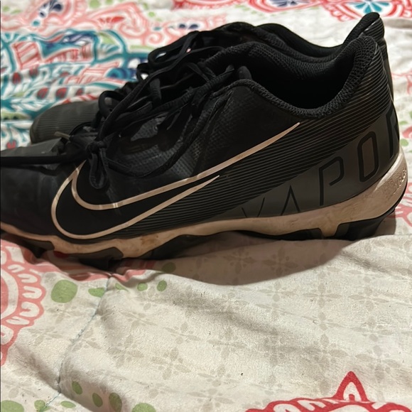Nike Black Athletic Shoes - Picture 2 of 3